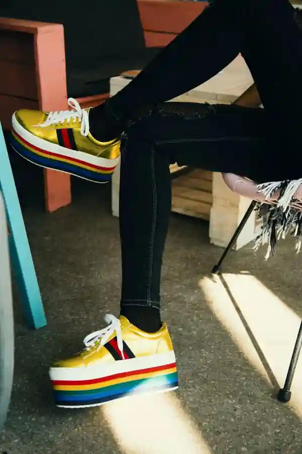 perfect-sneakers-with-skinny-jeans