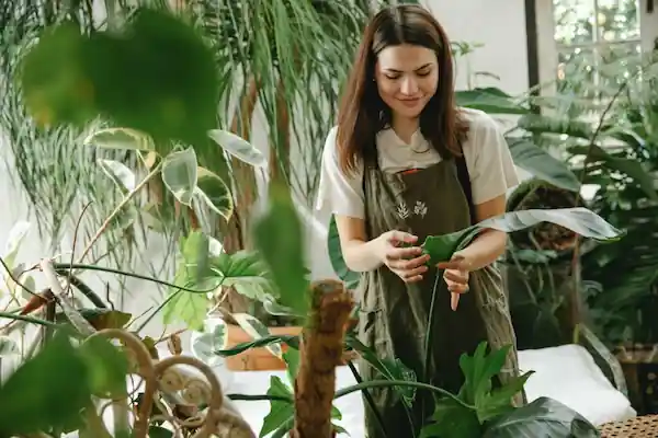 crafting-and-gardening-apron-mothers-day-gifting-ideas