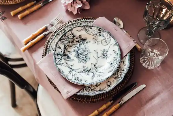 dinnerware-last-minutes-mothersday-gift-ideas
