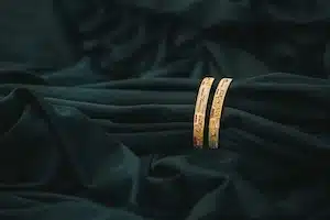 gold-bangle-mothersday-gift-ideas