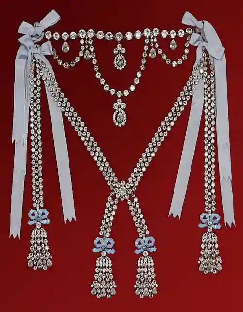 the-marie-antoinette-necklace