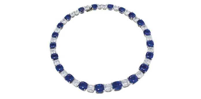 the-peacock-necklace
