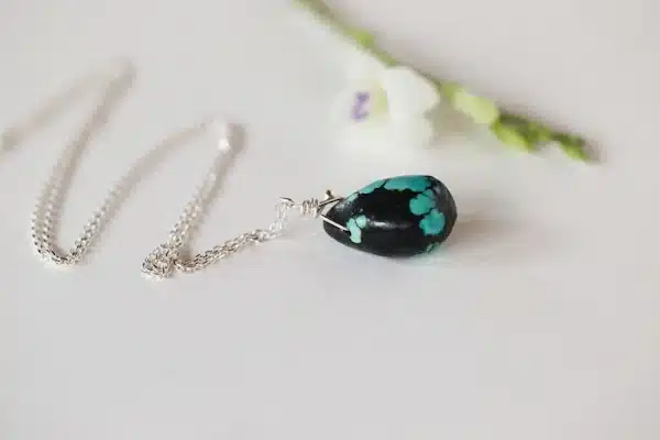 worry-stone-pendant-mothersday-gifting-ideas