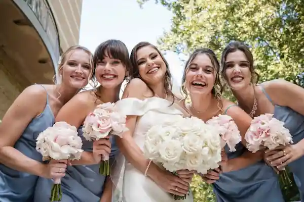 bride-feel-special-during-the-shopping-process