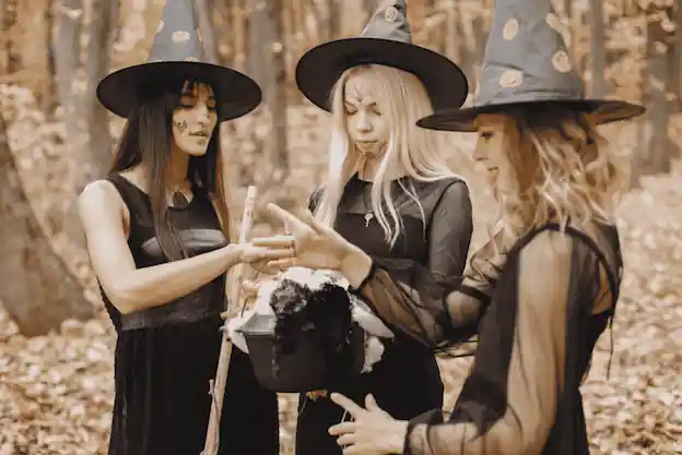 group-halloween-costumes-for-3