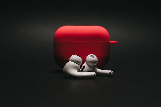 earbuds-and-headphones-black-friday-deals