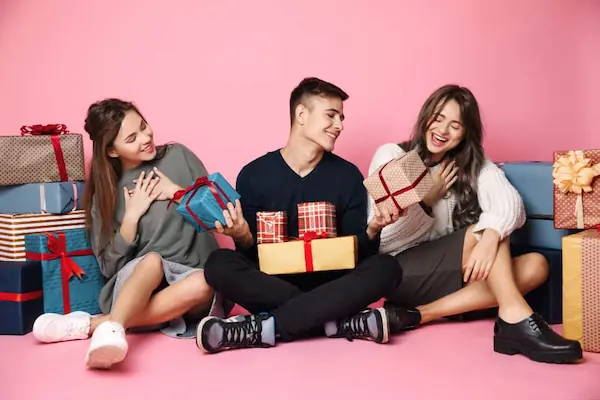 valentines-gift-ideas-for-teenage-guys-and-girls