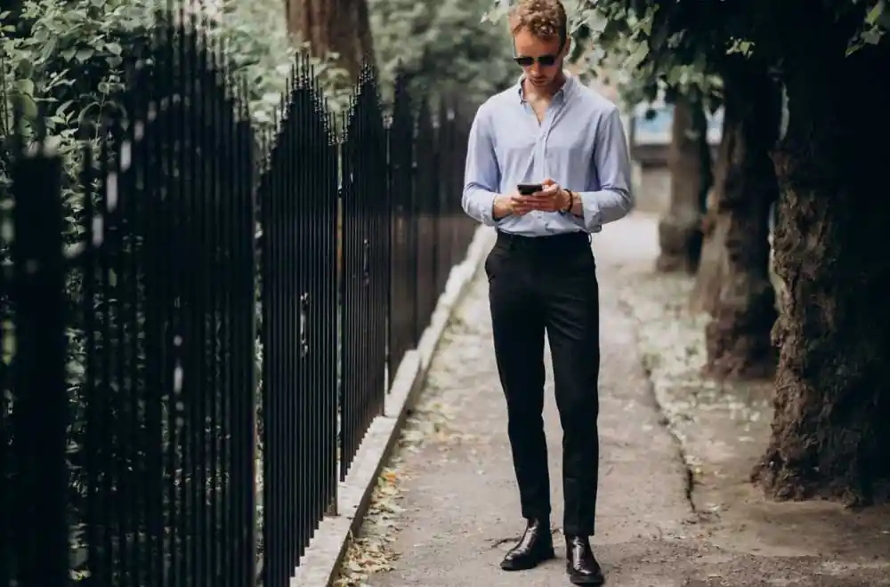 comfortable-yet-stylish-pants-for-new-years-eve