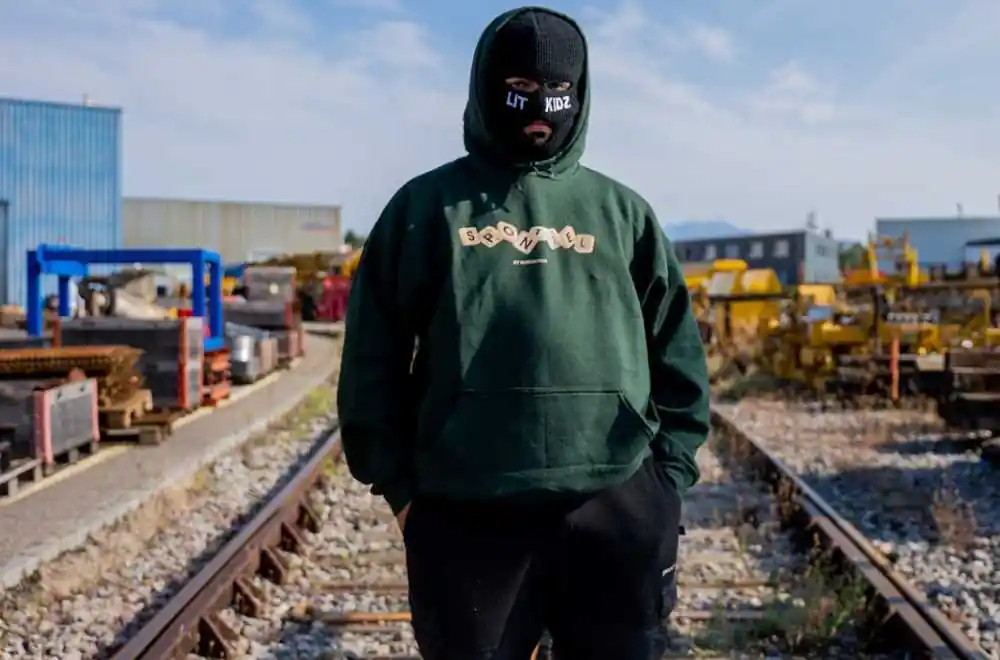 the-role-of-minimum-order-quantity-in-custom-hoodie-pricing